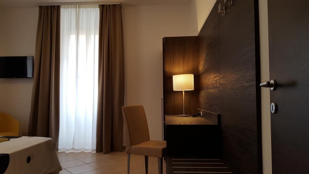 Una Finestra Su Monti Rome Buitenkant foto